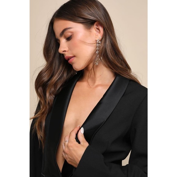 Lulu’s Black Button-Front Blazer size Medium - Picture 4 of 9